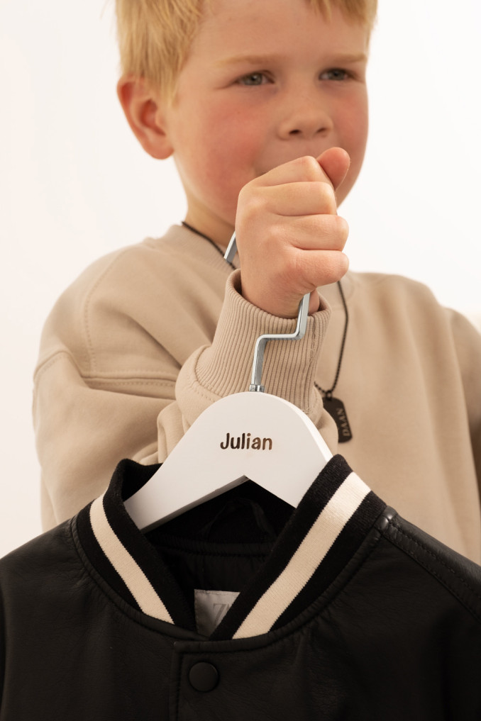 Kids kledinghanger met naam zilverkleurig | Shop nu DRKS.nl