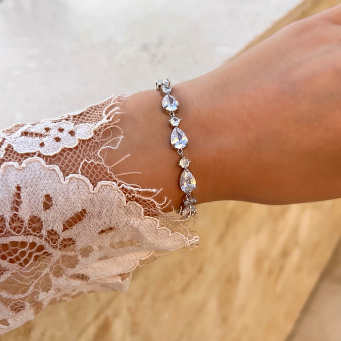 Uitgaan van Zenuwinzinking volleybal Bruids armband met steentjes | Shop DRKS bruidssieraden