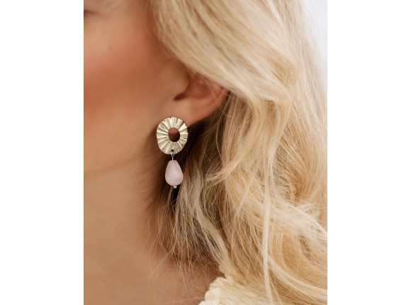 Trendy pearl earrings pink