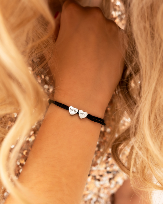 Satin heart armband met twee graveerbare hartjes