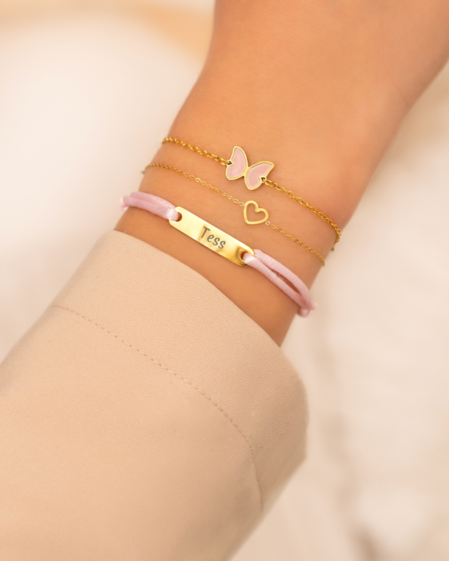 Satin initial armband kids roze goldplated