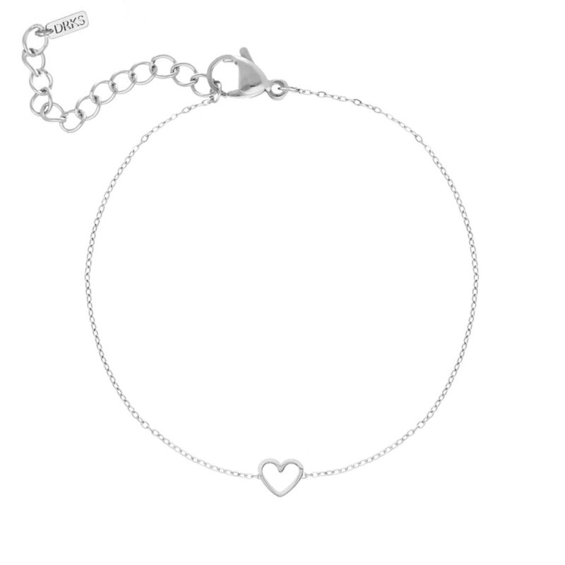 Minimal heart bracelet