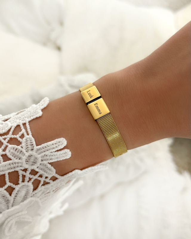 Gouden mesh armband voor mama met namen