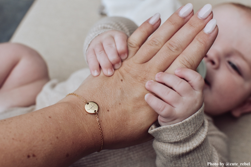 Tekening armband goudkleurig