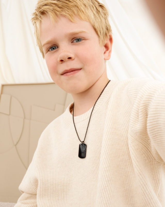 zwarte sos dog ketting voor kids