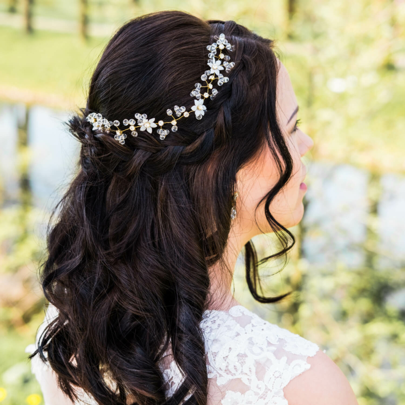 gouden drks haaraccesoire met bloemetjes en kristallen