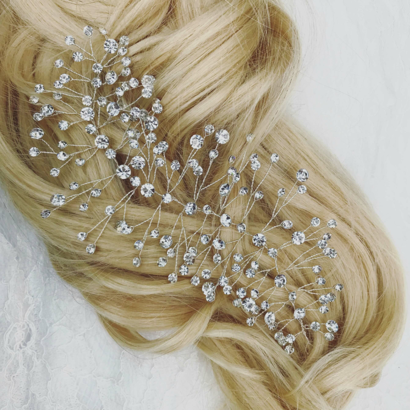 haaraccessoire van drks in blond haar 