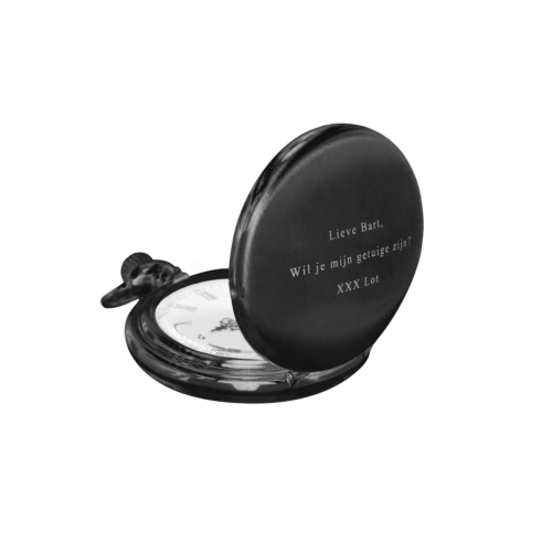 Zwarte pocketwatch met gravering