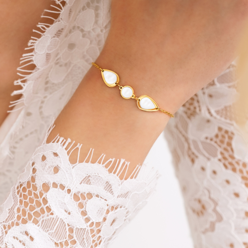 Armband triple sea shell goudkleurig