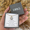 Gouden ketting met sparkle in een sieradendoosje 