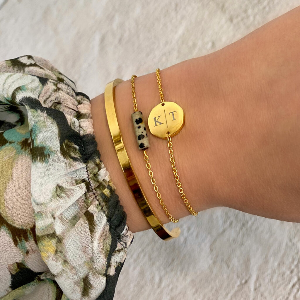 gouden armparty mix om pols